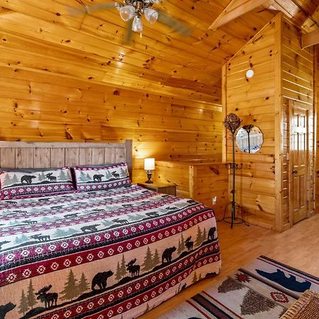 Permanent Vacation-Private Honeymoon Cabin With Hot Tub Sevierville Luaran gambar