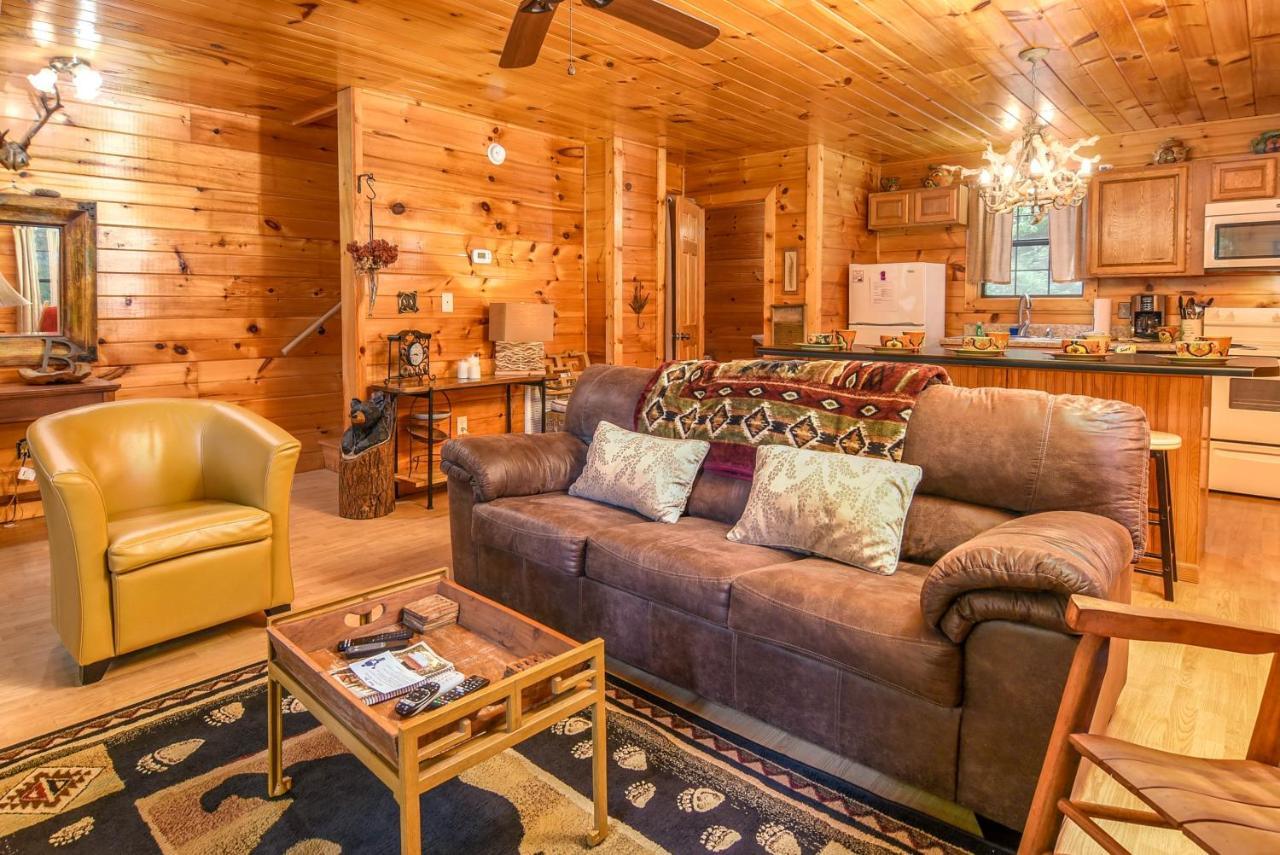 Permanent Vacation-Private Honeymoon Cabin With Hot Tub Sevierville Luaran gambar