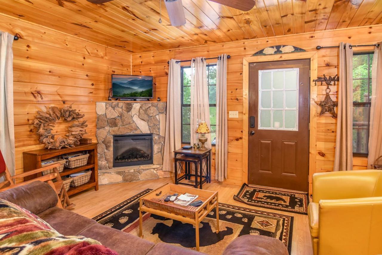Permanent Vacation-Private Honeymoon Cabin With Hot Tub Sevierville Luaran gambar