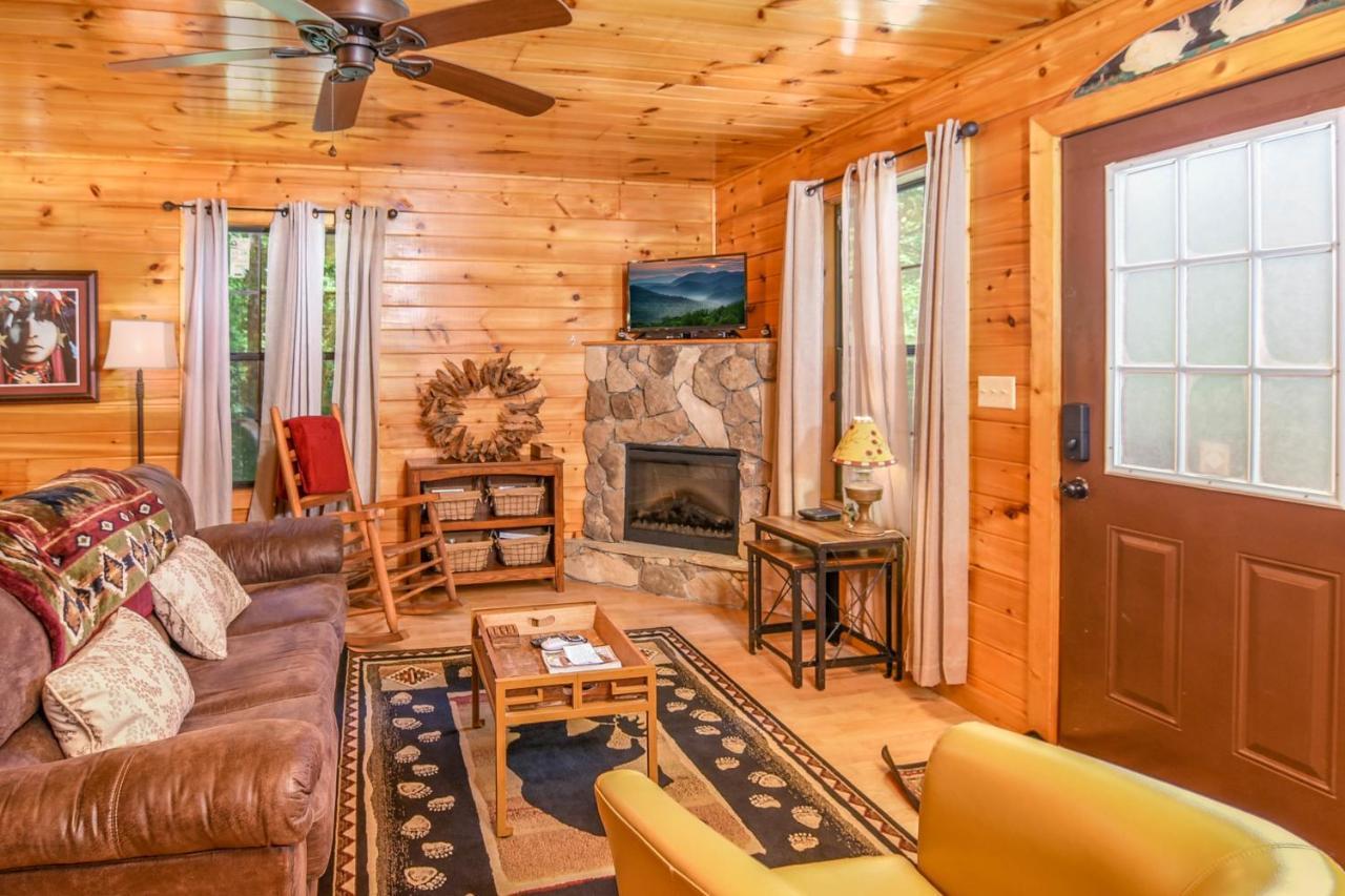 Permanent Vacation-Private Honeymoon Cabin With Hot Tub Sevierville Luaran gambar
