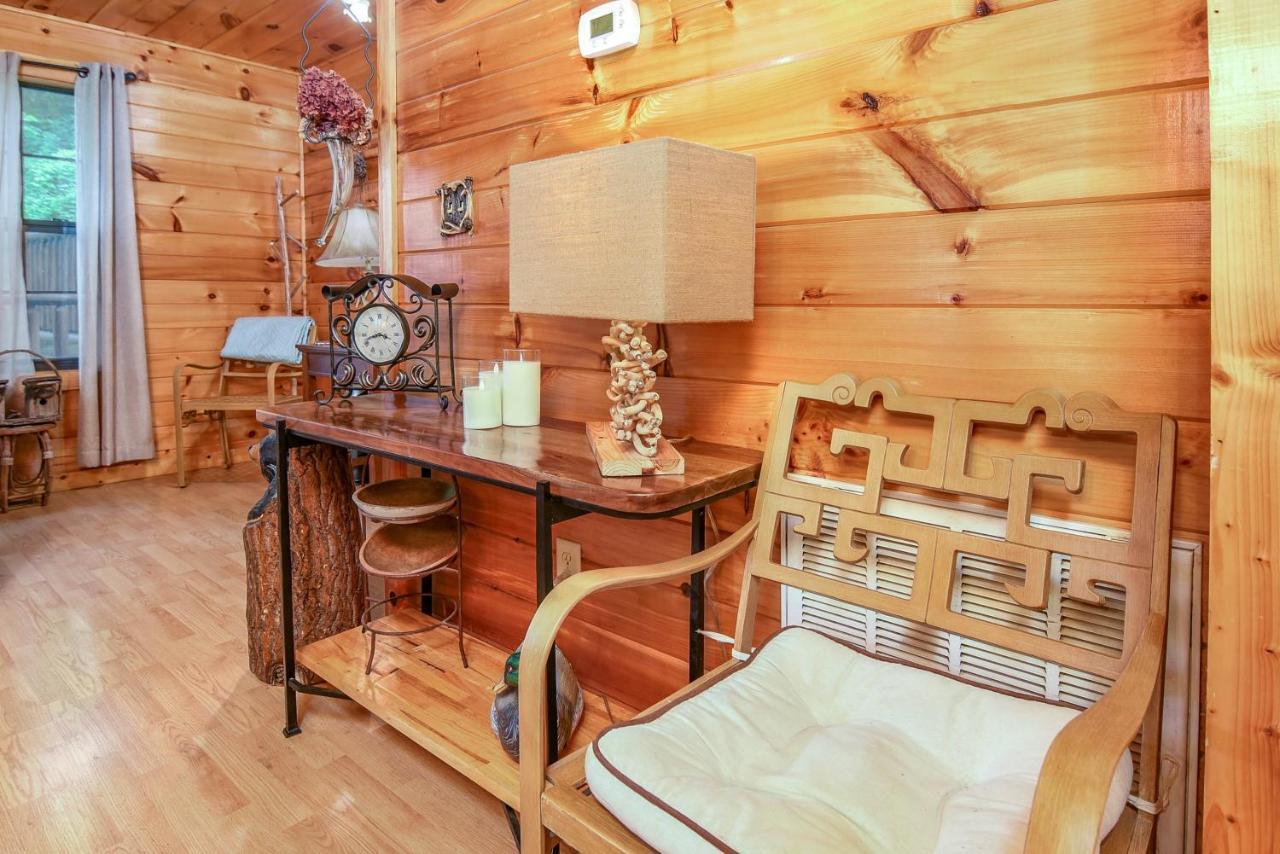 Permanent Vacation-Private Honeymoon Cabin With Hot Tub Sevierville Luaran gambar