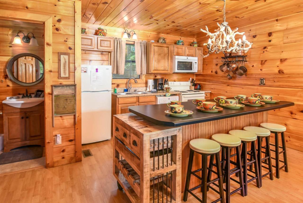 Permanent Vacation-Private Honeymoon Cabin With Hot Tub Sevierville Luaran gambar