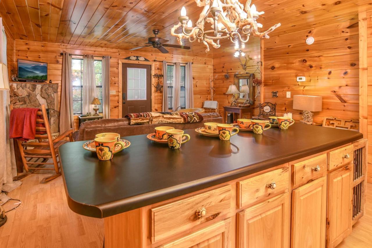 Permanent Vacation-Private Honeymoon Cabin With Hot Tub Sevierville Luaran gambar