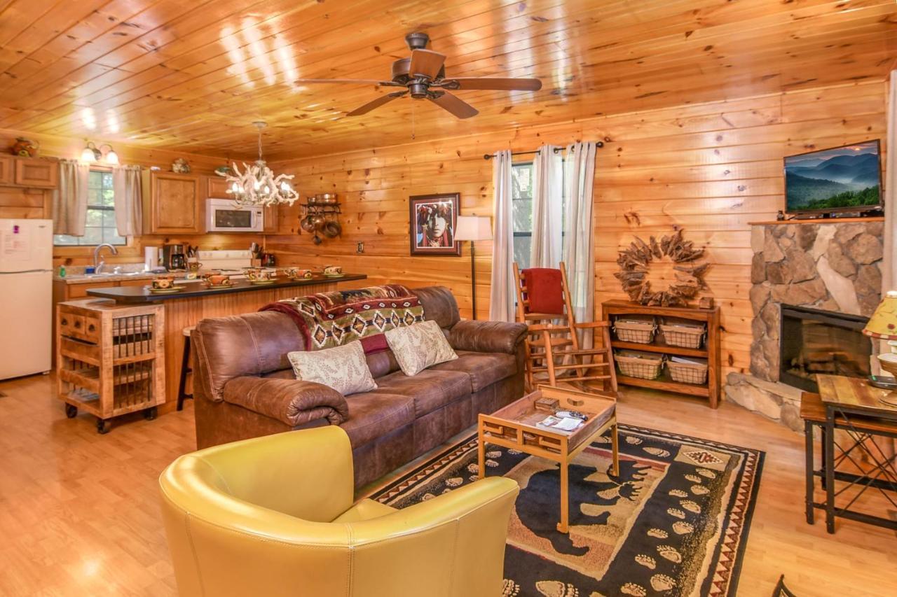 Permanent Vacation-Private Honeymoon Cabin With Hot Tub Sevierville Luaran gambar
